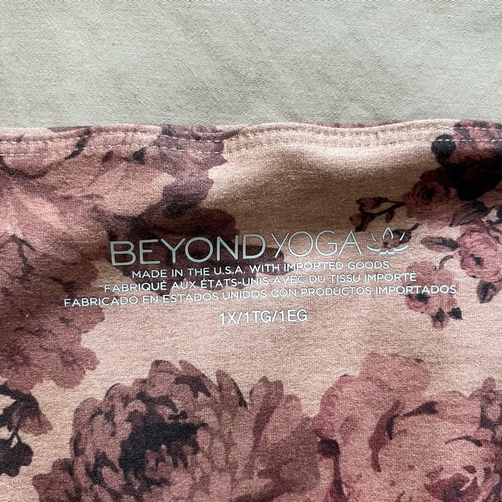 Beyond Yoga crop tank - Picture 2 of 2